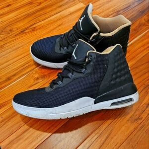 JORDAN ACADEMY GS 'BLACK' size 6.5